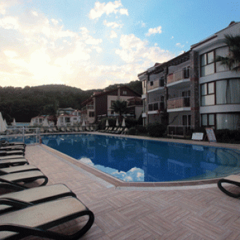 Golden Life Height Delux Suit Hotel